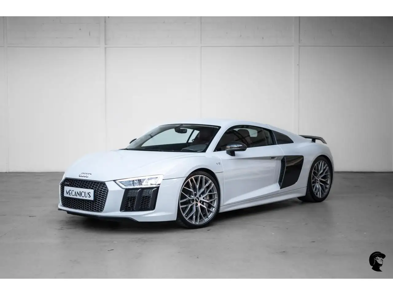 Audi R8 R8 V10 PLUS *PPF/CARBONE/GRIS SUZUKA* — photo 1 of 33
