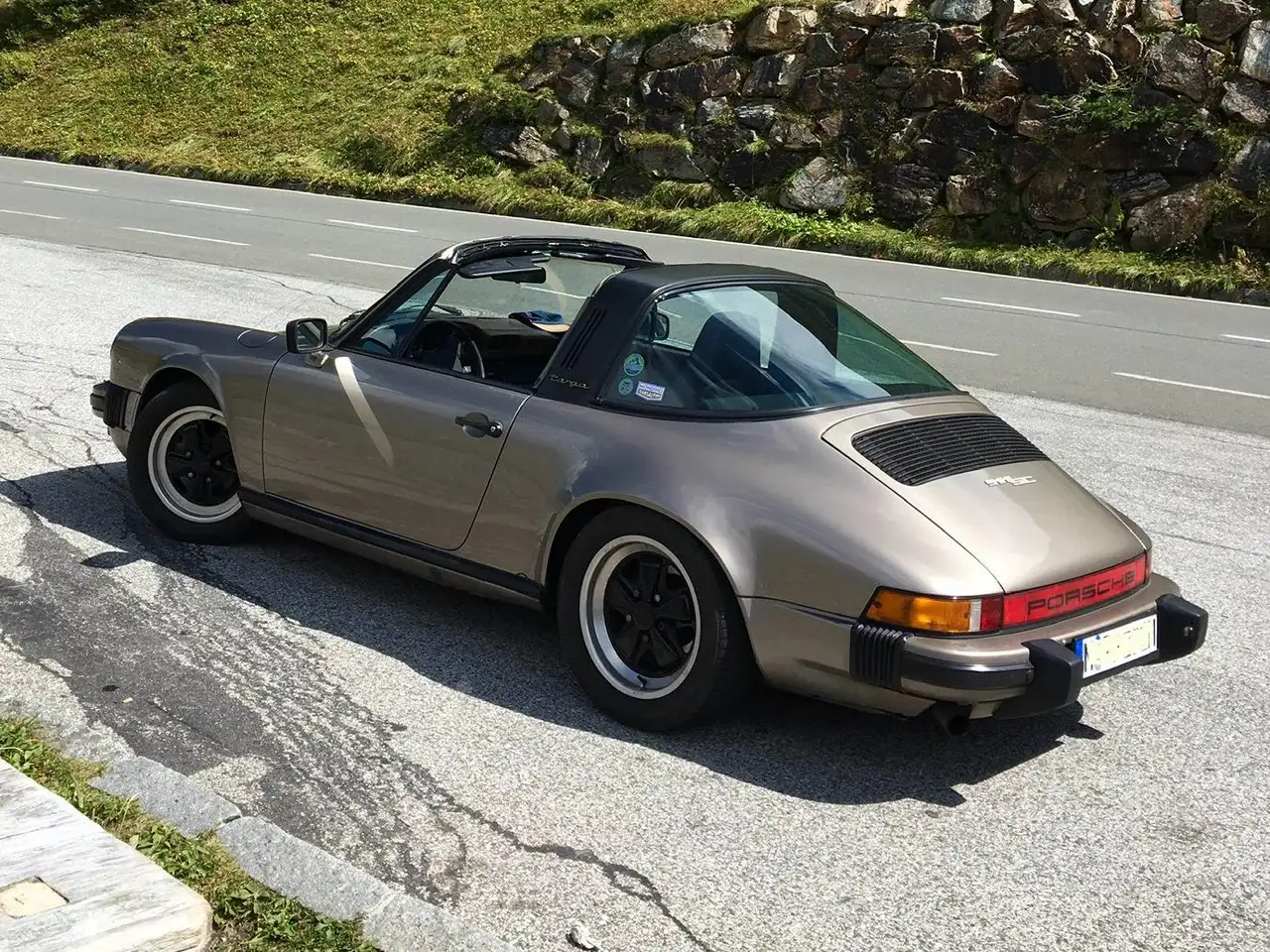Porsche 911 SC Targa 3.0 — photo 1 of 28