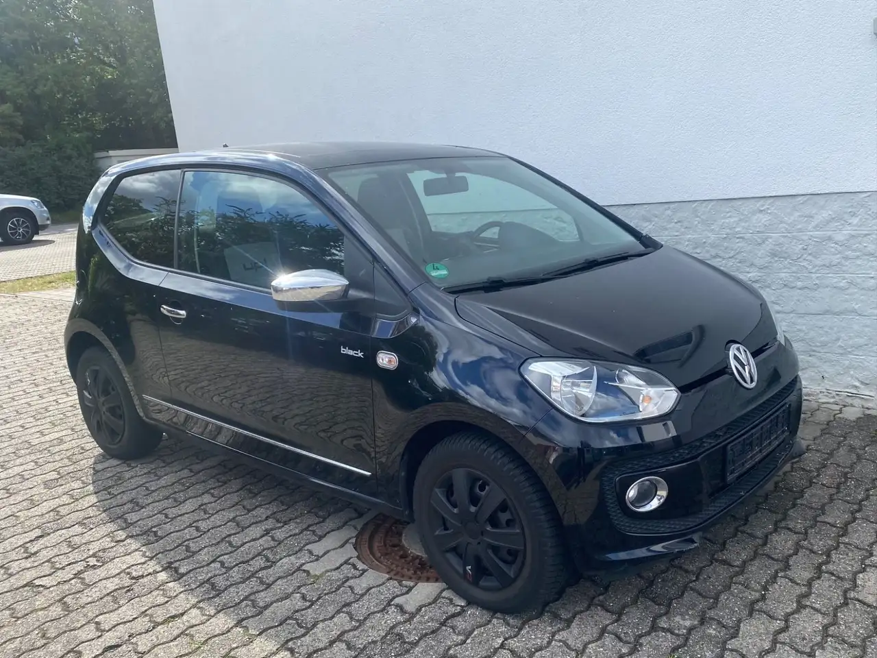 Volkswagen up! black Pano Klima Navi Nur 45Tkm — photo 1 of 9