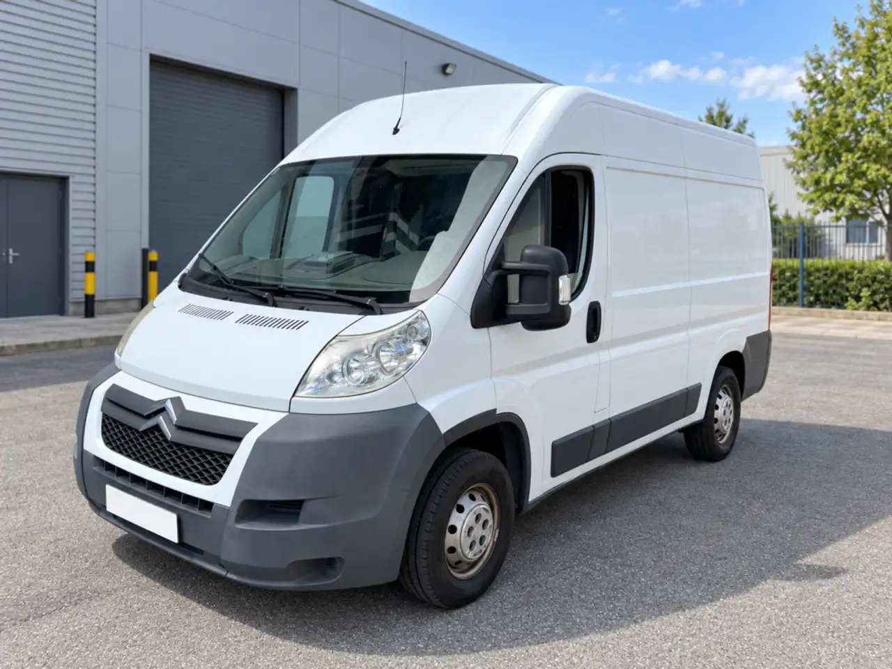 Citroen Jumper 2.2HDI CF 33 L2H2 120 — photo 1 of 8