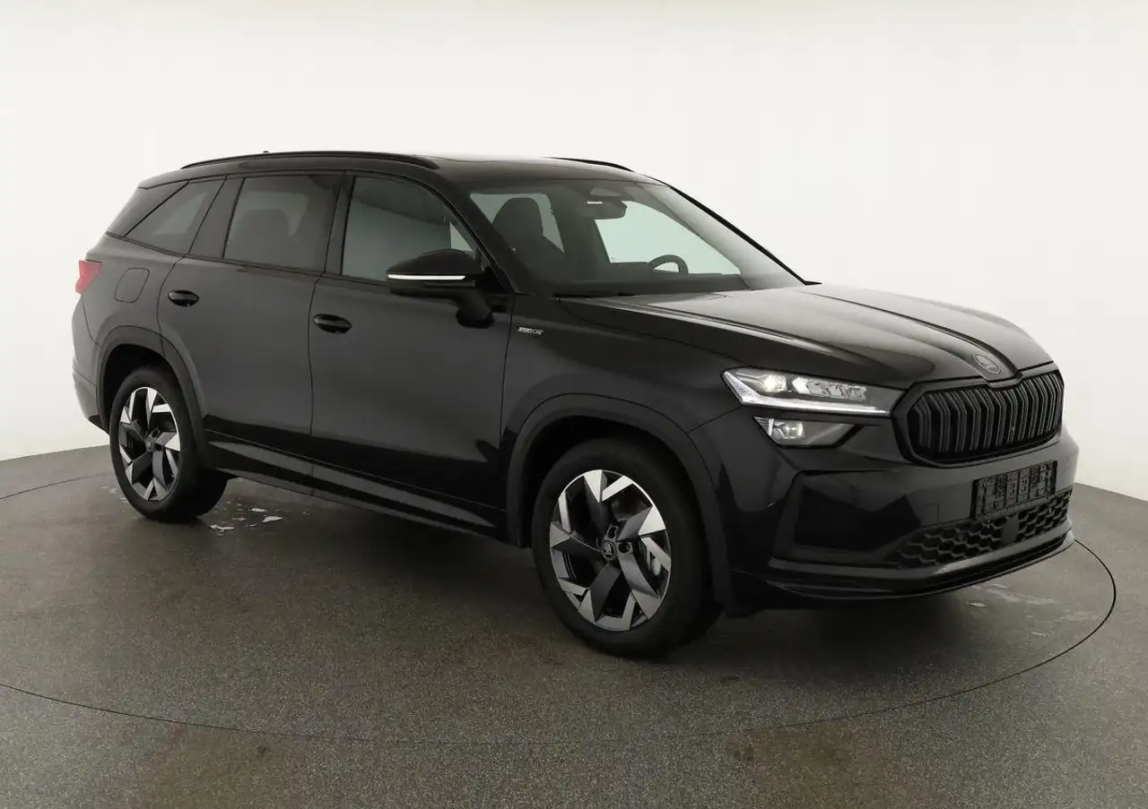 Skoda Kodiaq 1.5 TSI iV 150kW Sportline Sportline, Pano, AHK... — photo 1 of 40