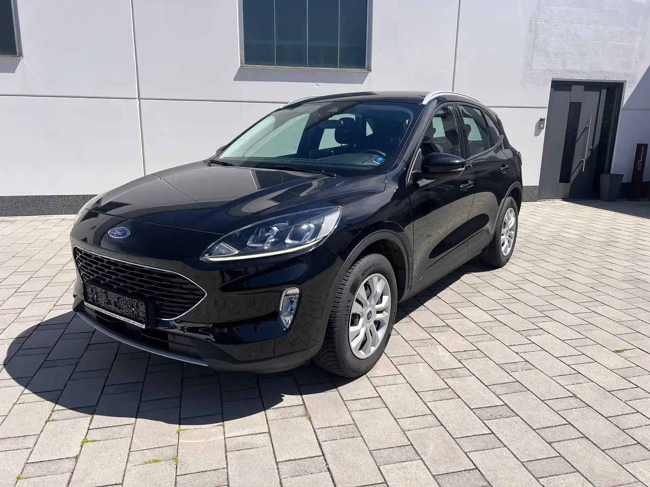 Ford Kuga Kuga Diesel 2.0 EcoBlue Cool& Connect Aut. 4x4 AHK 1-Hand — photo 1 of 15