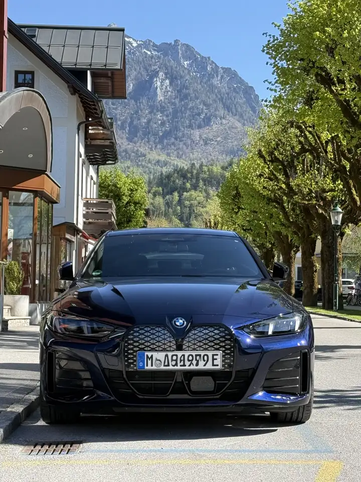 BMW i4 40 xDrive M Sport Pro HUD DRIVE ASIST PLUS — photo 1 of 2