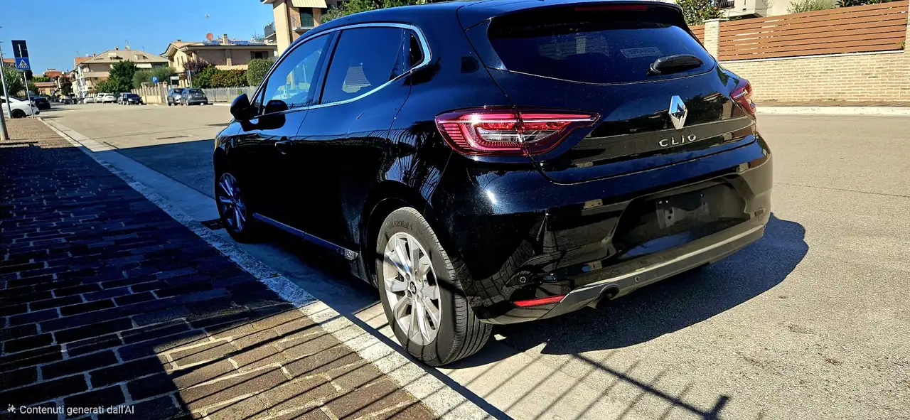 Renault Clio 1.0 tce Intens Gpl 100cv — photo 1 of 15