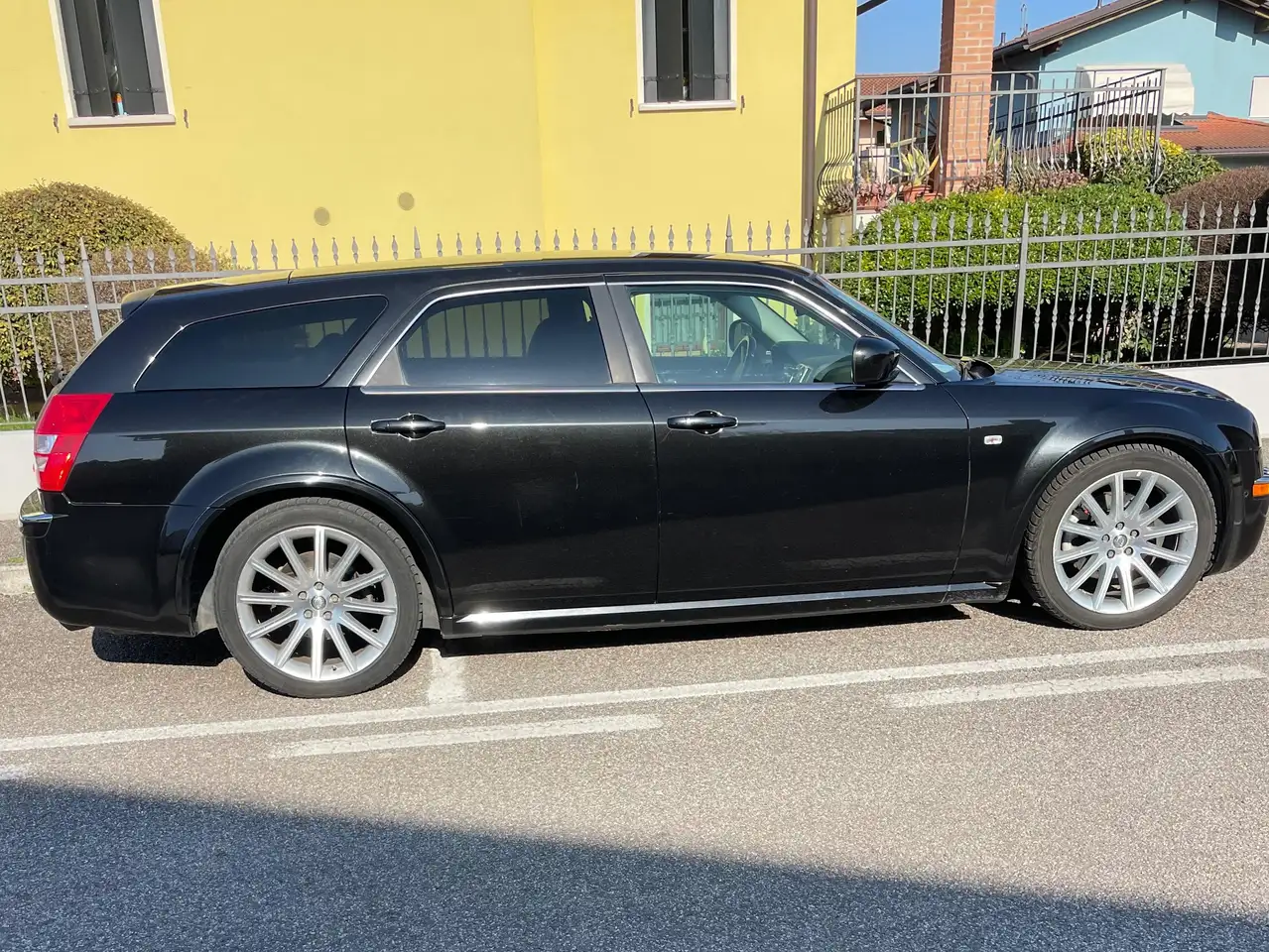 Chrysler 300C 300C touring 3.0 V6 crd SRT Design auto dpf — photo 1 of 15