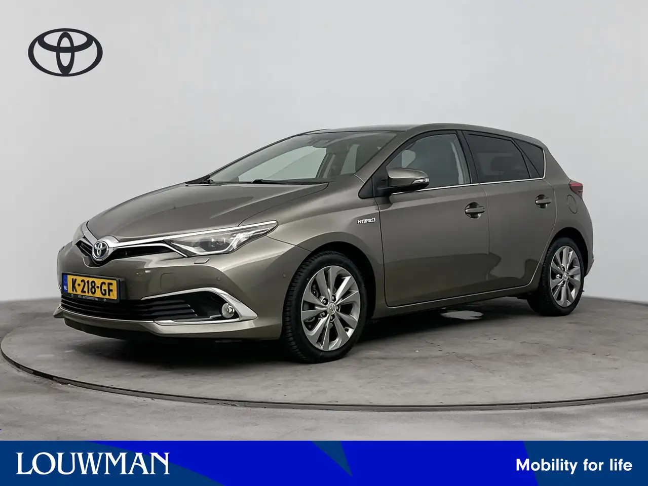 Toyota Auris 1.8 Hybrid Executive | Panodak | Parkeersensoren V — photo 1 of 15