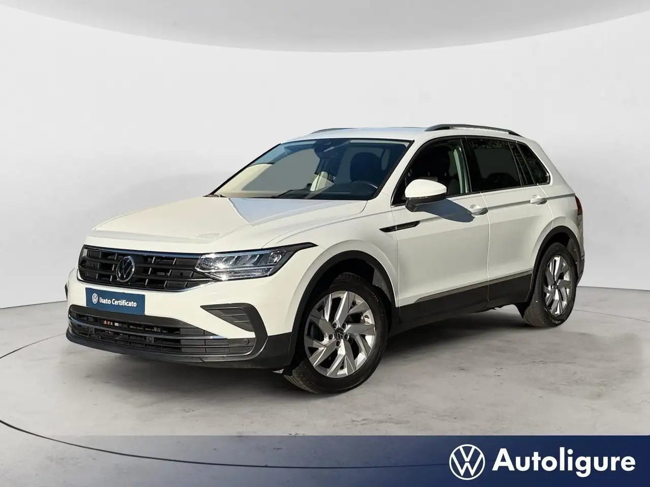 Volkswagen Tiguan 2.0 TDI SCR 110KW Life DSG — photo 1 of 14