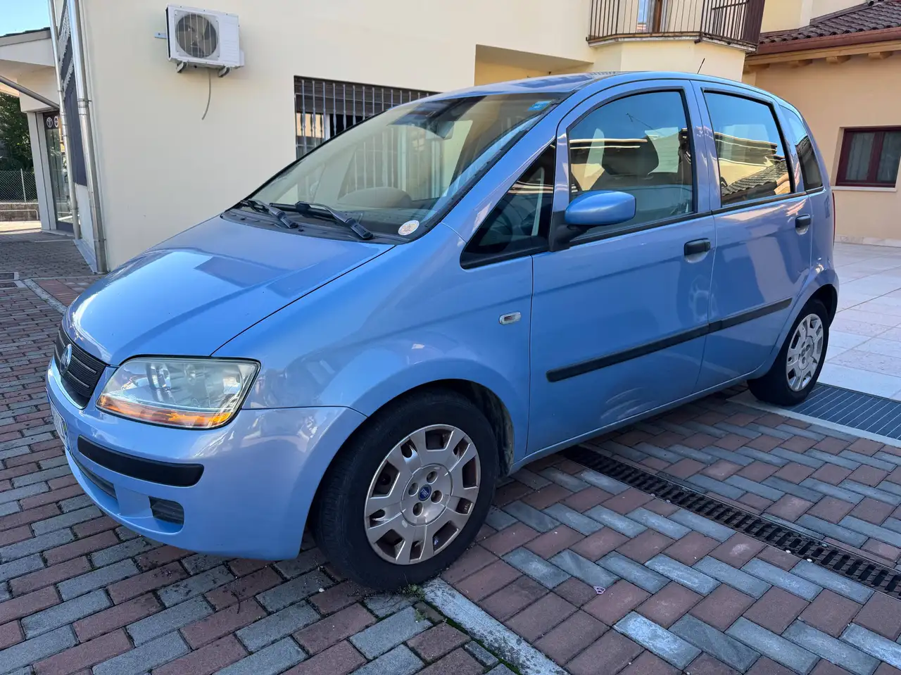 Fiat Idea Idea 1.3 mjt 16v Dynamic — photo 1 of 15