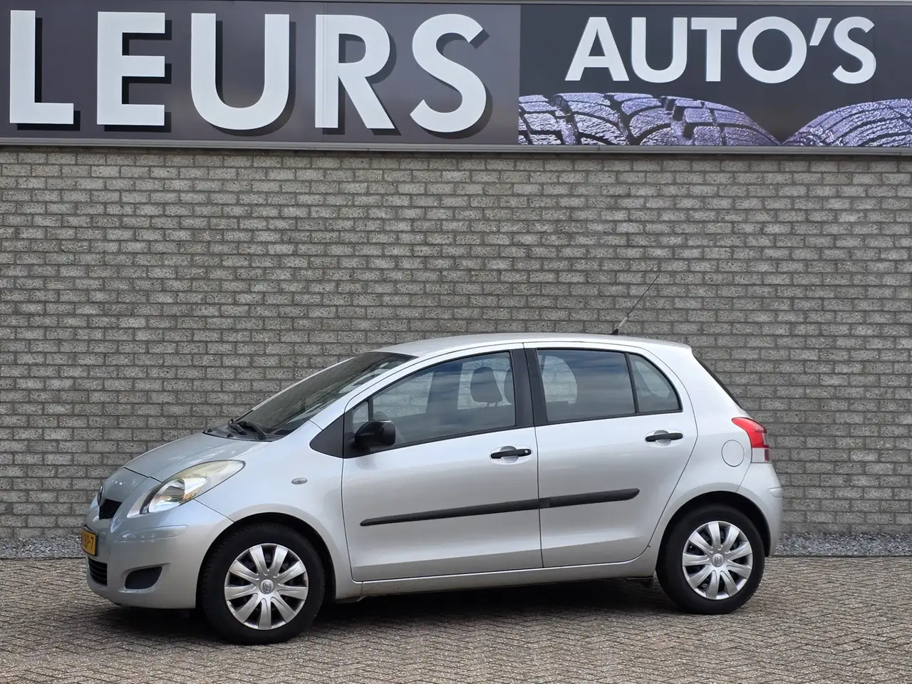 Toyota Yaris 1.3 VVTi Comfort Airco/Trekhaak — photo 1 of 15