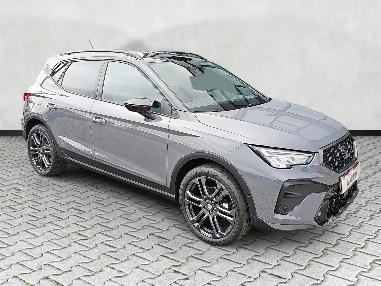SEAT Arona 1.5 TSI 110 kW FR DSG ACC Navi 18Zoll 5JGar 110... — photo 1 of 14