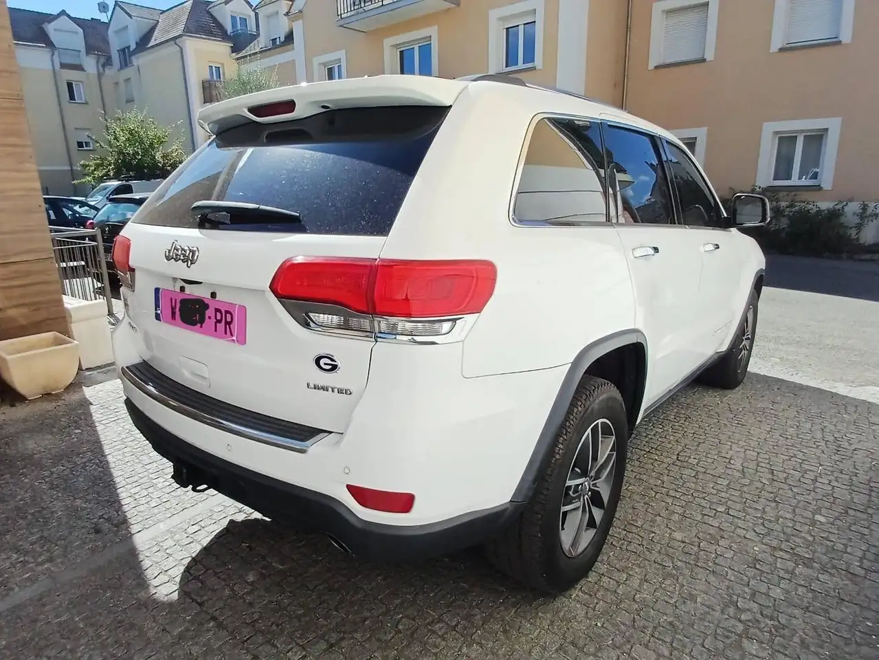 2017 Jeep Grand Cherokee Grand Cherokee 3.6L V6 286 Overland A, photograph 8