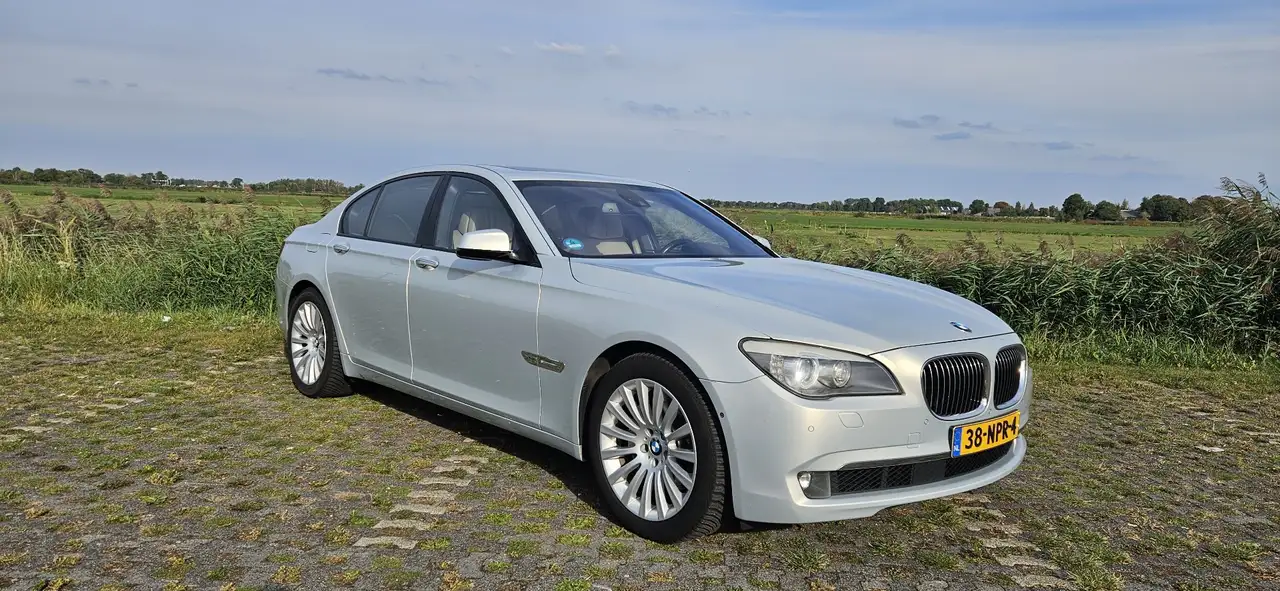 BMW 740 BMW 7-Serie 3.0 740D Xdrive 2010 Individual — photo 1 of 16