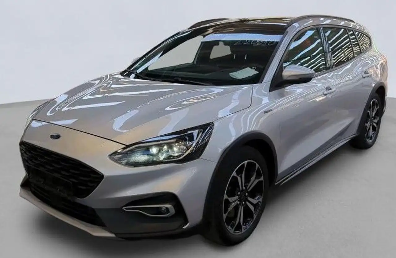 Ford Focus Turnier Active X Aut. Pano HUD AHK B&O LED — photo 1 of 15