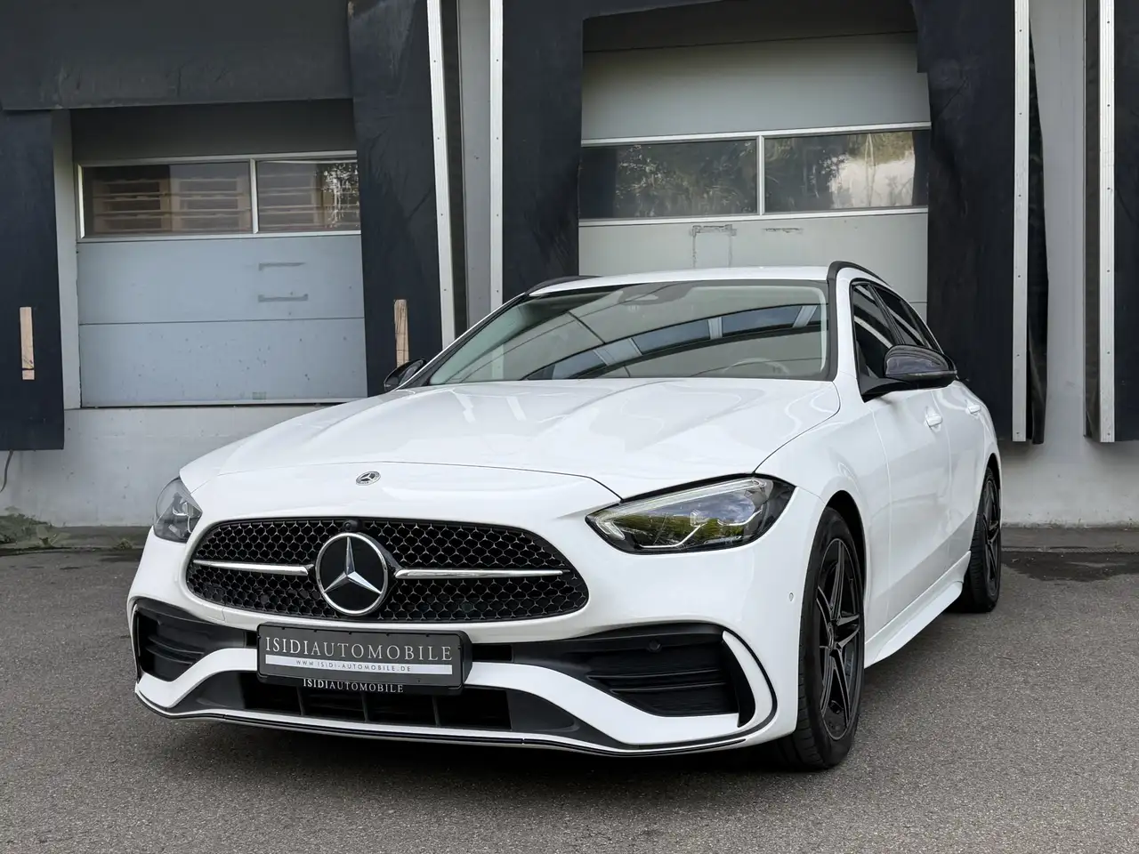 Mercedes-Benz C 220 D AMG LED Night MBUX Rü-Kamera Ambiente — photo 1 of 40