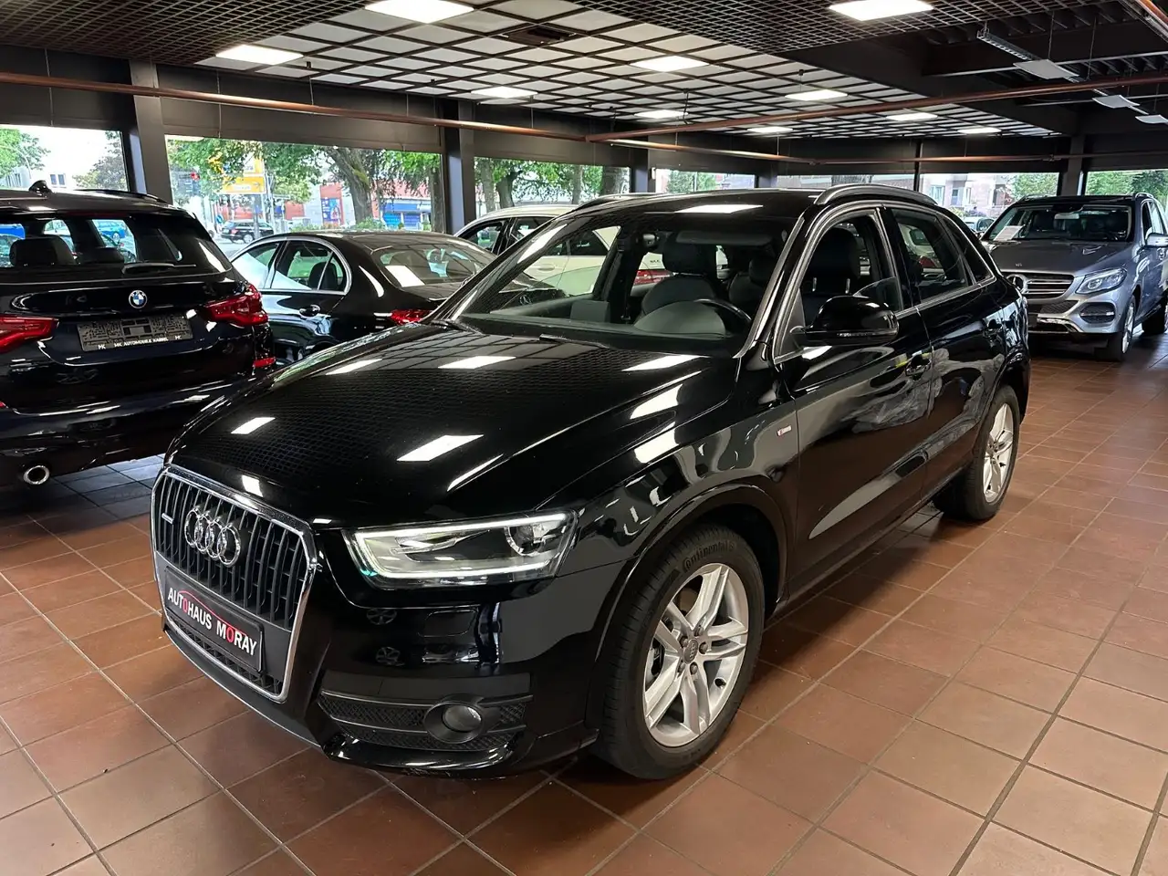 Audi Q3 2.0 TDI quattro, 1. Hand, Unfallfrei, S-Line — photo 1 of 25