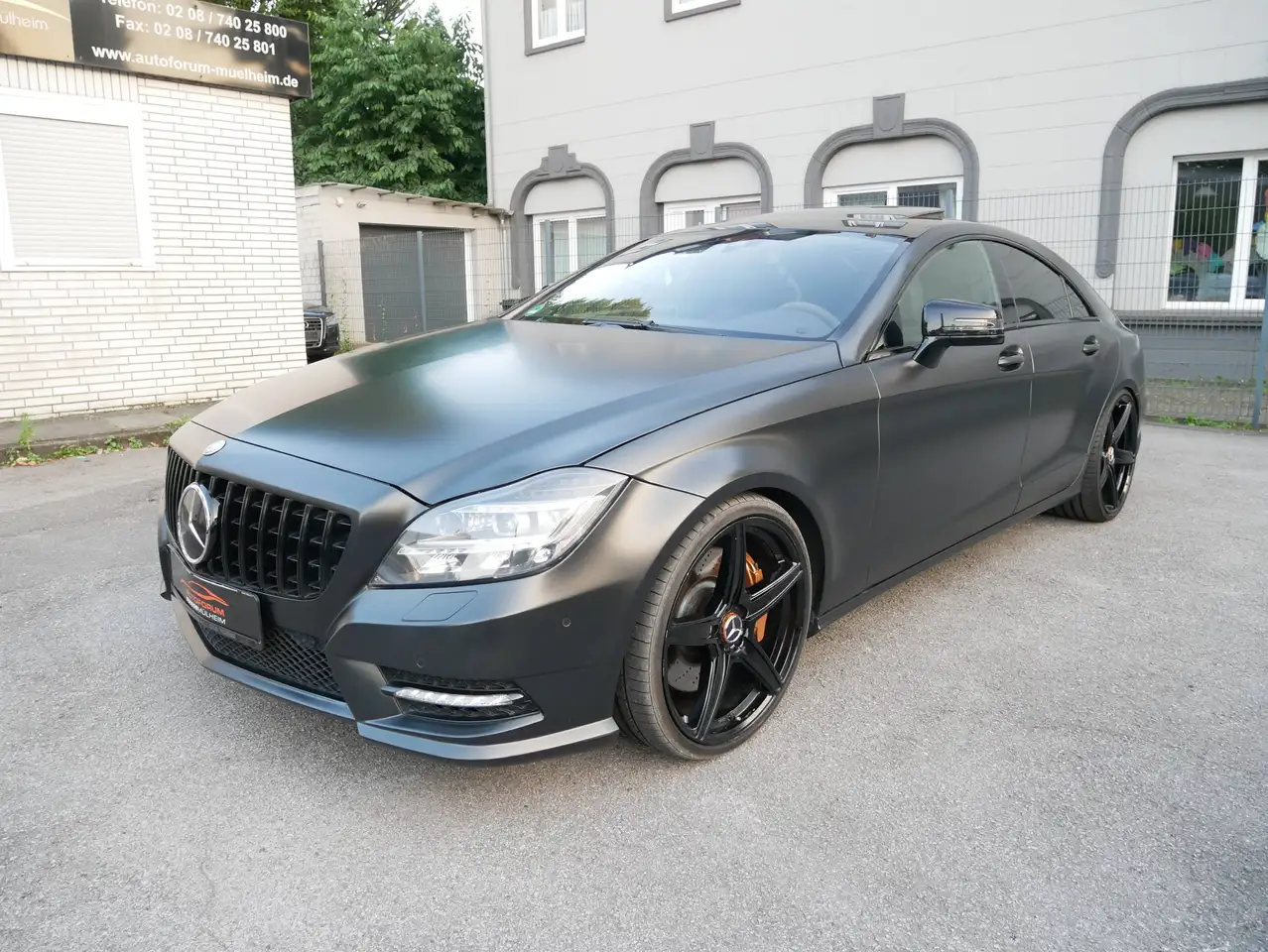 Mercedes-Benz CLS 500 CLS 500 BlueEfficiency AMG LED H&K ESSD Airmatic Luftfeder Spur Totwinkel Distronic Plus Sitzklima Massagefunkti — photo 1 of 26