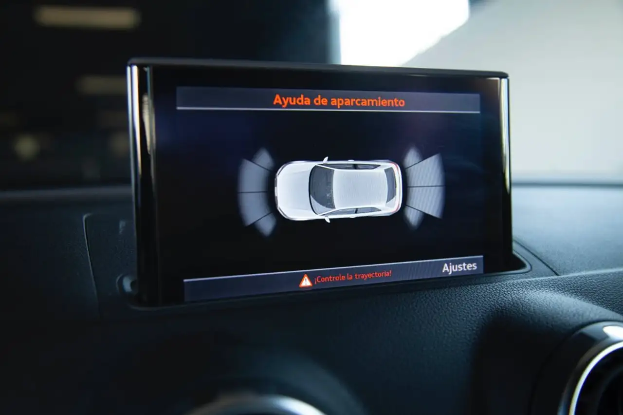 Audi A3 1.8 TFSI Attraction — photo 1 of 5