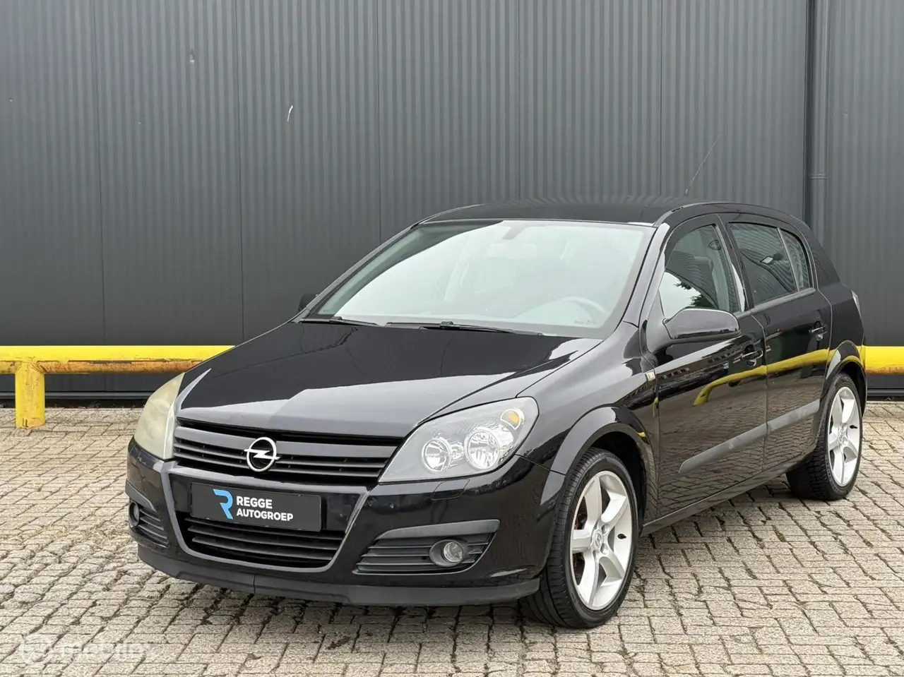 Opel Astra 1.8 Cosmo TREKHAAK — photo 1 of 22