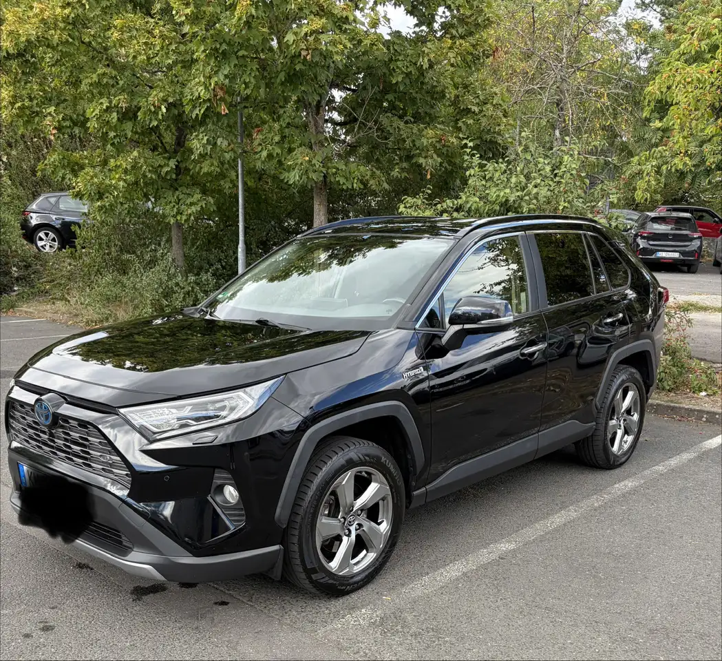 Toyota RAV 4 Hybrid 4x2 Lounge — photo 1 of 20