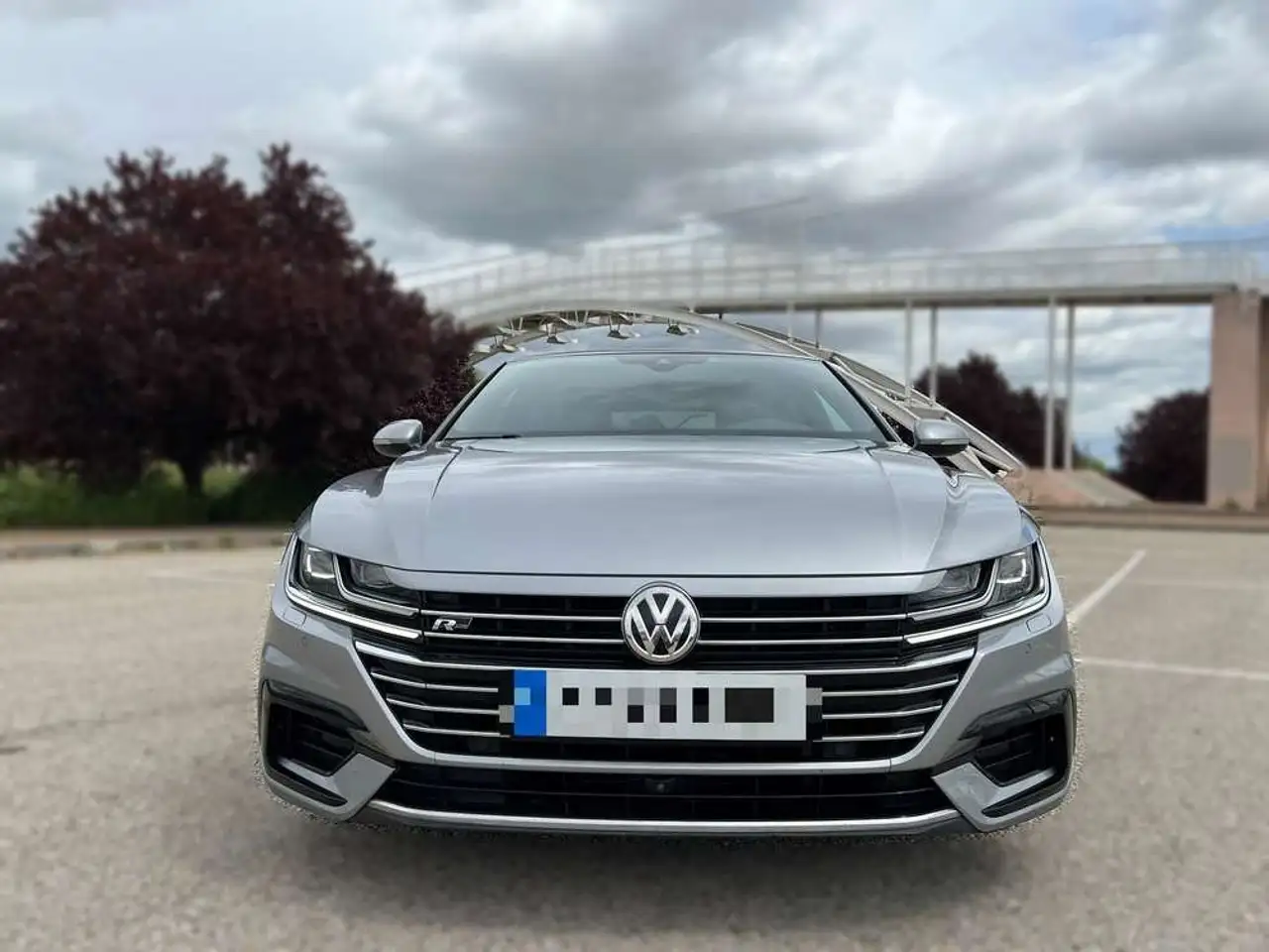 Volkswagen Arteon 2.0TDI R-Line DSG7 110kW — photo 1 of 15