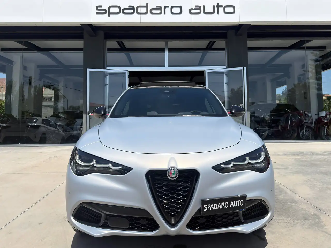 Alfa Romeo Stelvio Stelvio 2023 2.0 t Competizione Q4 280cv auto — photo 1 of 15