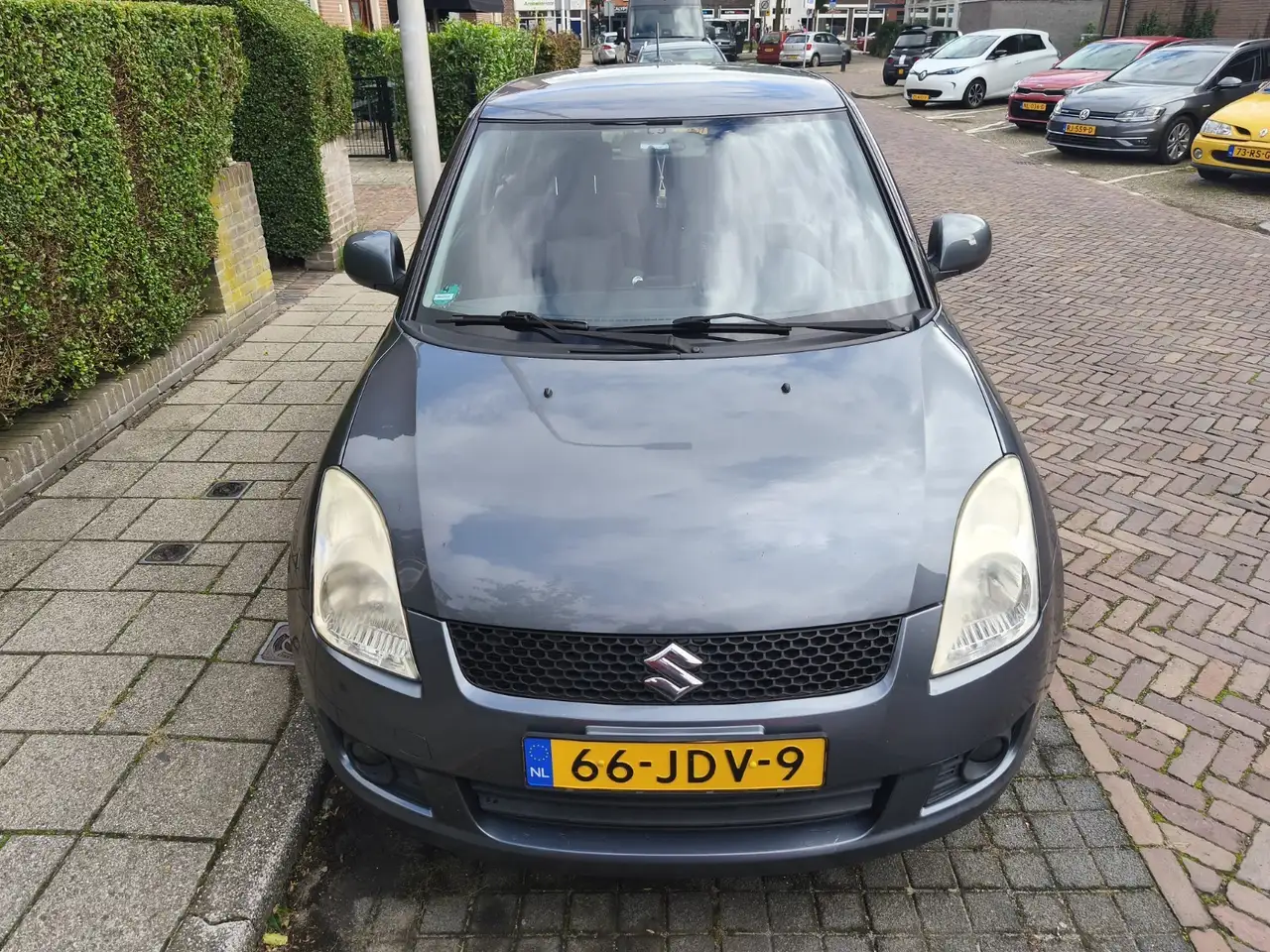 Suzuki Swift 1.3 GS — photo 1 of 11