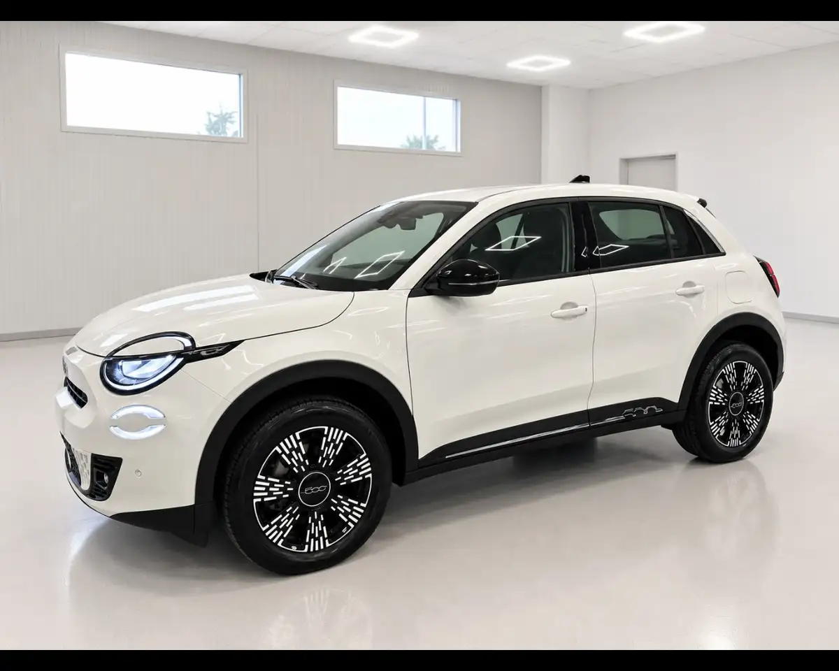 Fiat 600 1.2 Hybrid — photo 1 of 15