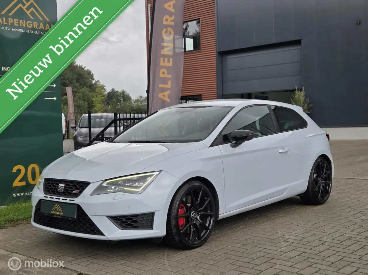 SEAT Leon SC 2.0 TSI Cupra 280 — photo 1 of 18