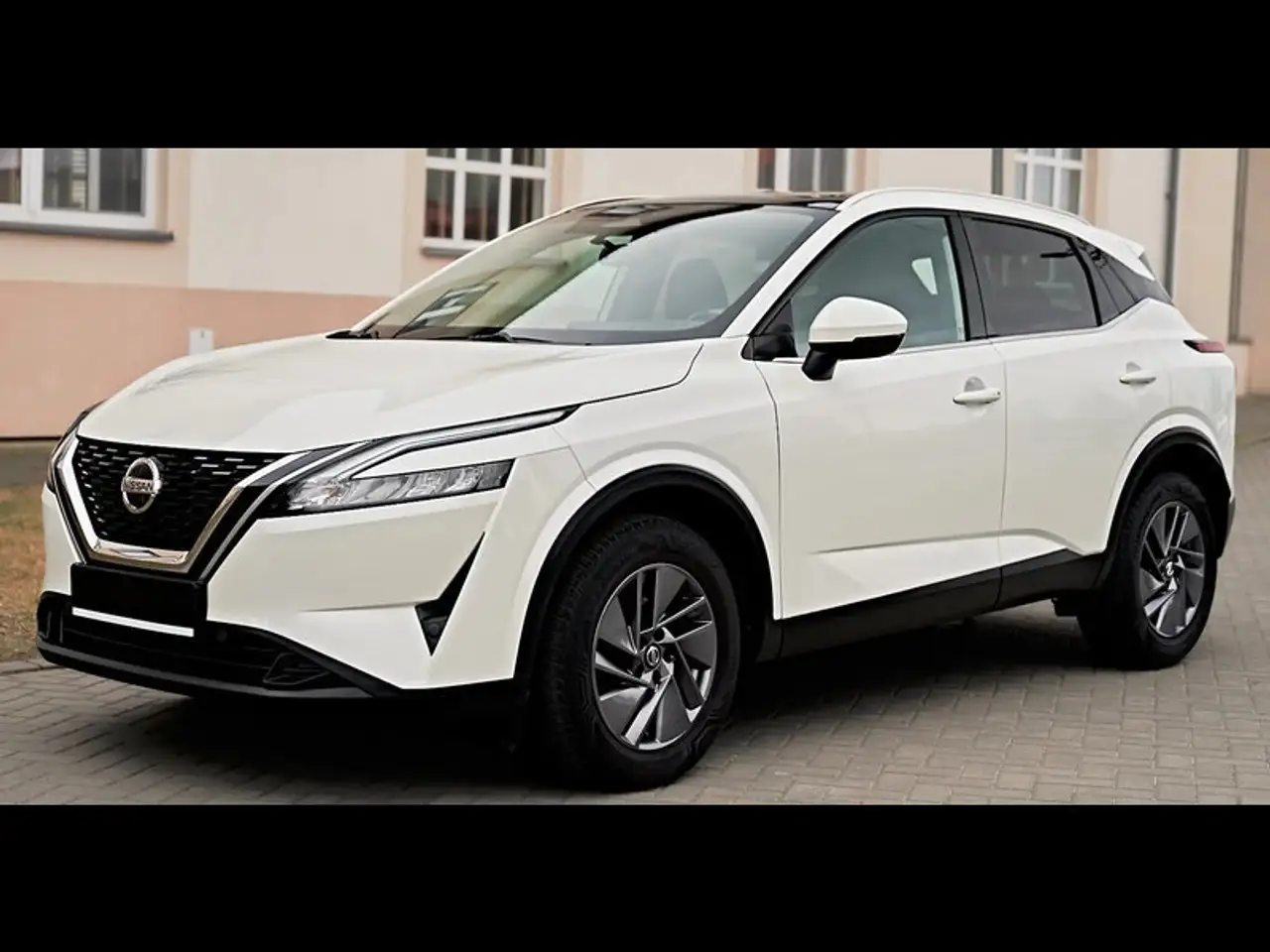 Nissan Qashqai 1.3 DIG-T Mild-Hybrid — photo 1 of 18