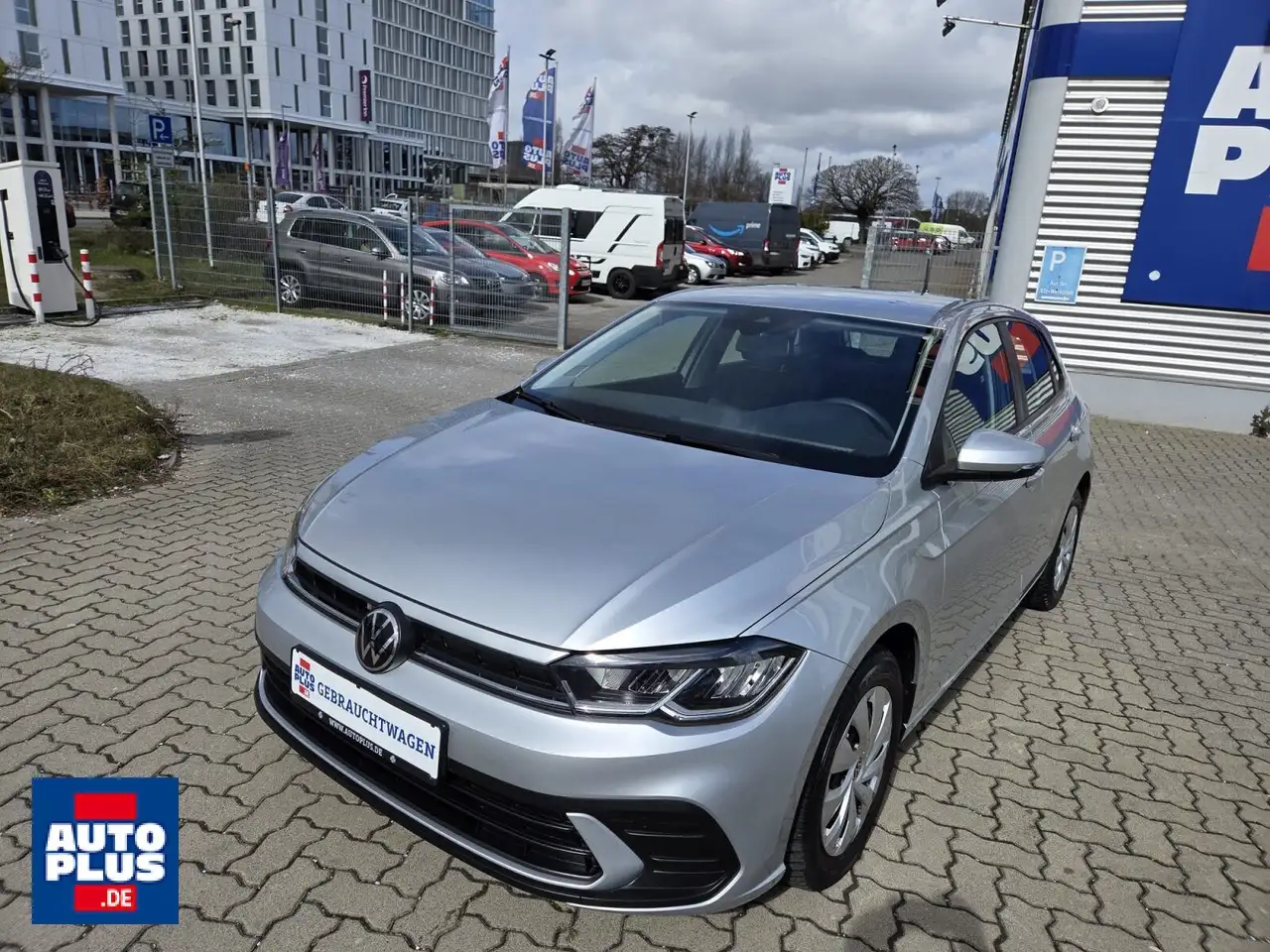 Volkswagen Polo 1.0 PDC+KLIMA+MF-LENKRAD+APP+HU NEU — photo 1 of 15