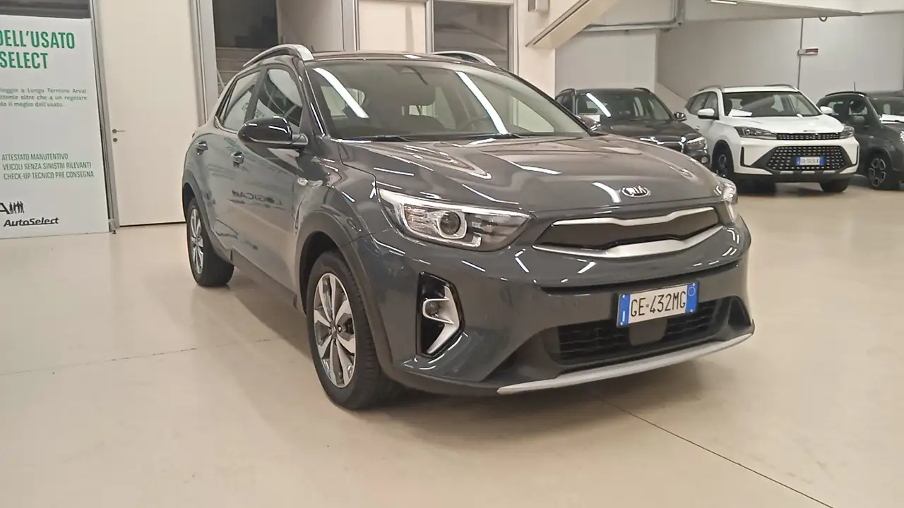 Kia Stonic 1.0 T-GDi MHEV Style s/Design Pack — photo 1 of 12