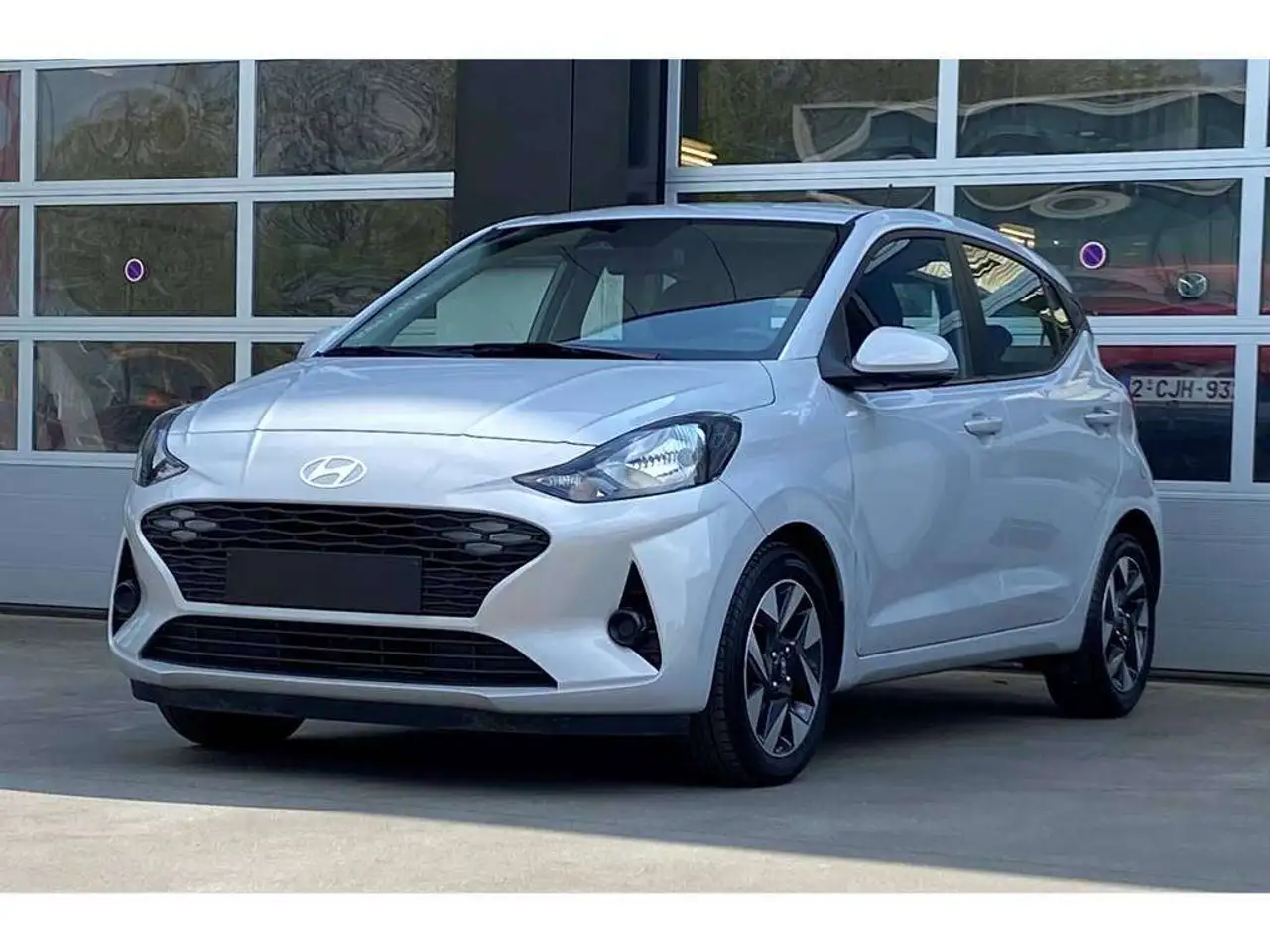 Hyundai i10 First Edition automaat — photo 1 of 13