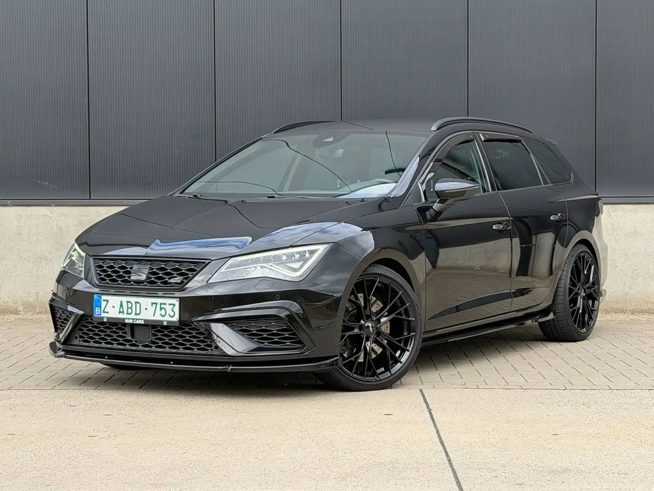 SEAT Leon Leon 2.0 TSI Cupra 4Drive DSG (EU6d-TEMP) — photo 1 of 15