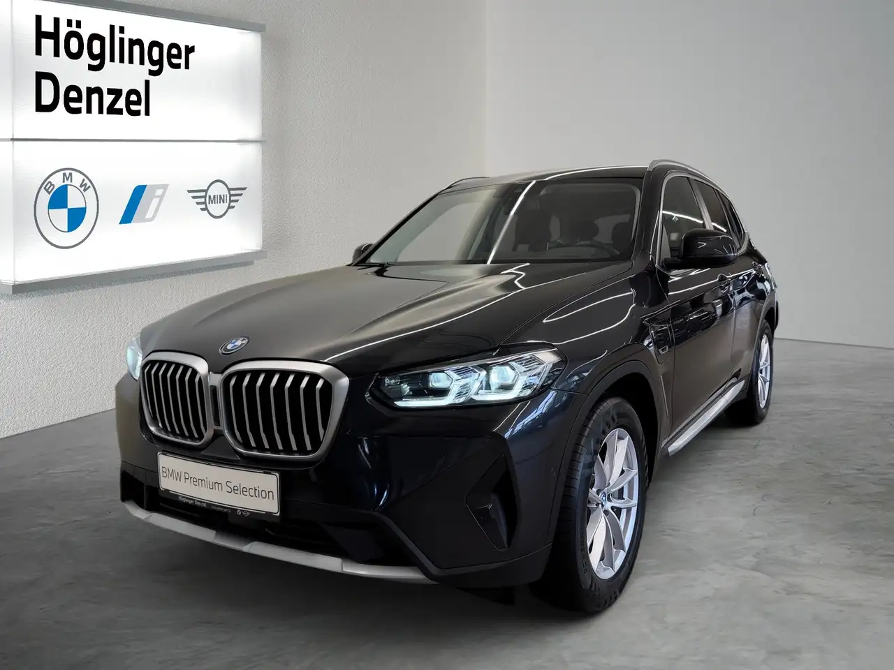 BMW X3 xDrive30e — photo 1 of 13