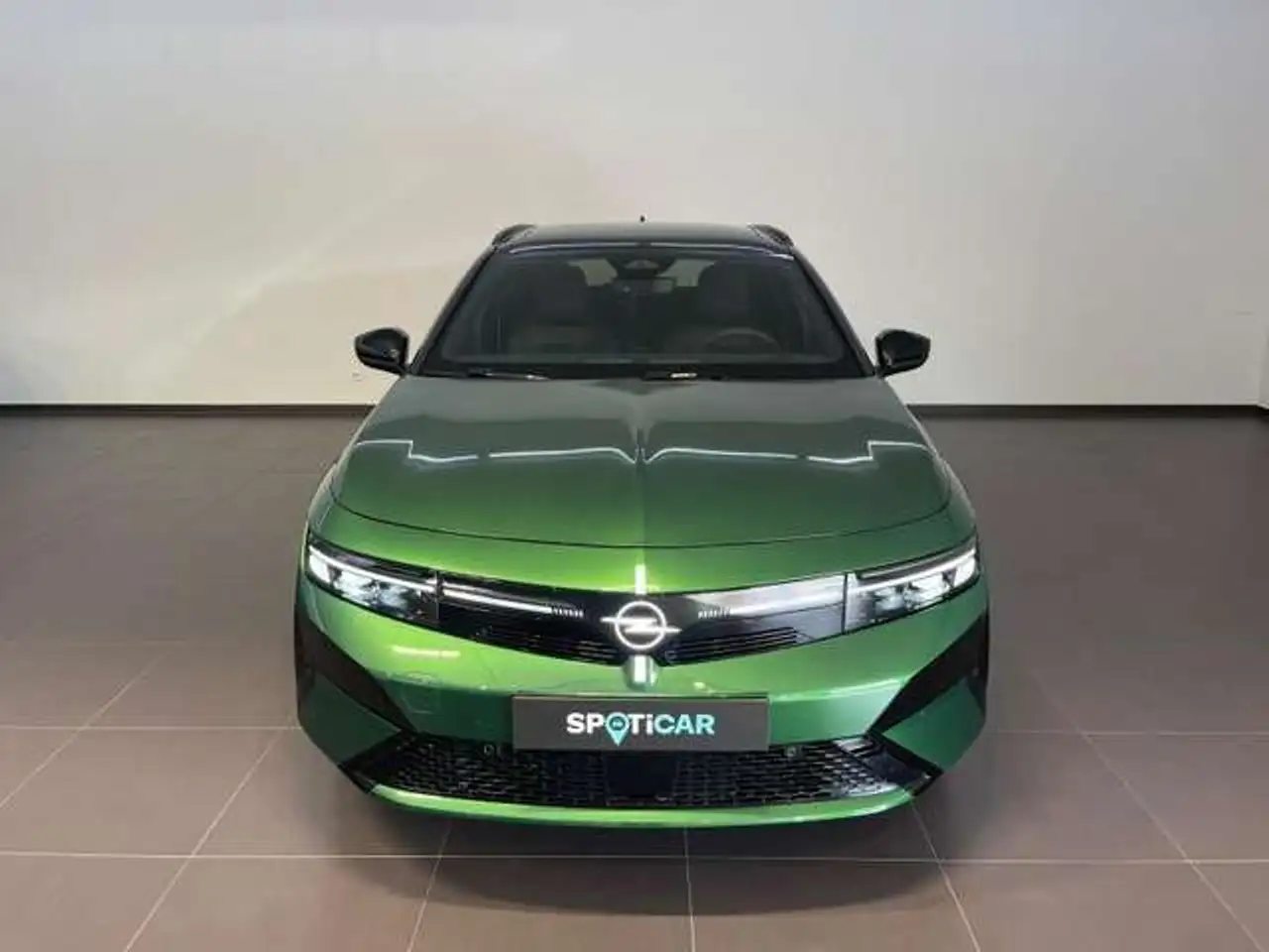 Opel Astra ULTIMATE — photo 1 of 31