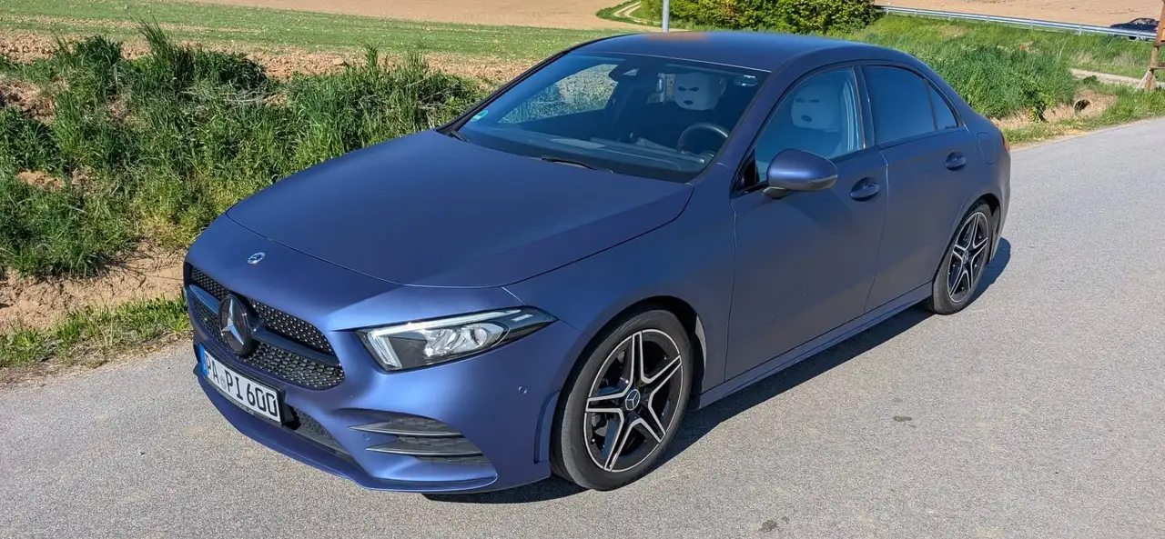 Mercedes-Benz A 200 Limousine AMG Line + Night-Paket | MBUX High-End | LED | AHK | Voll Foliert | Top Zustand! — photo 1 of 8