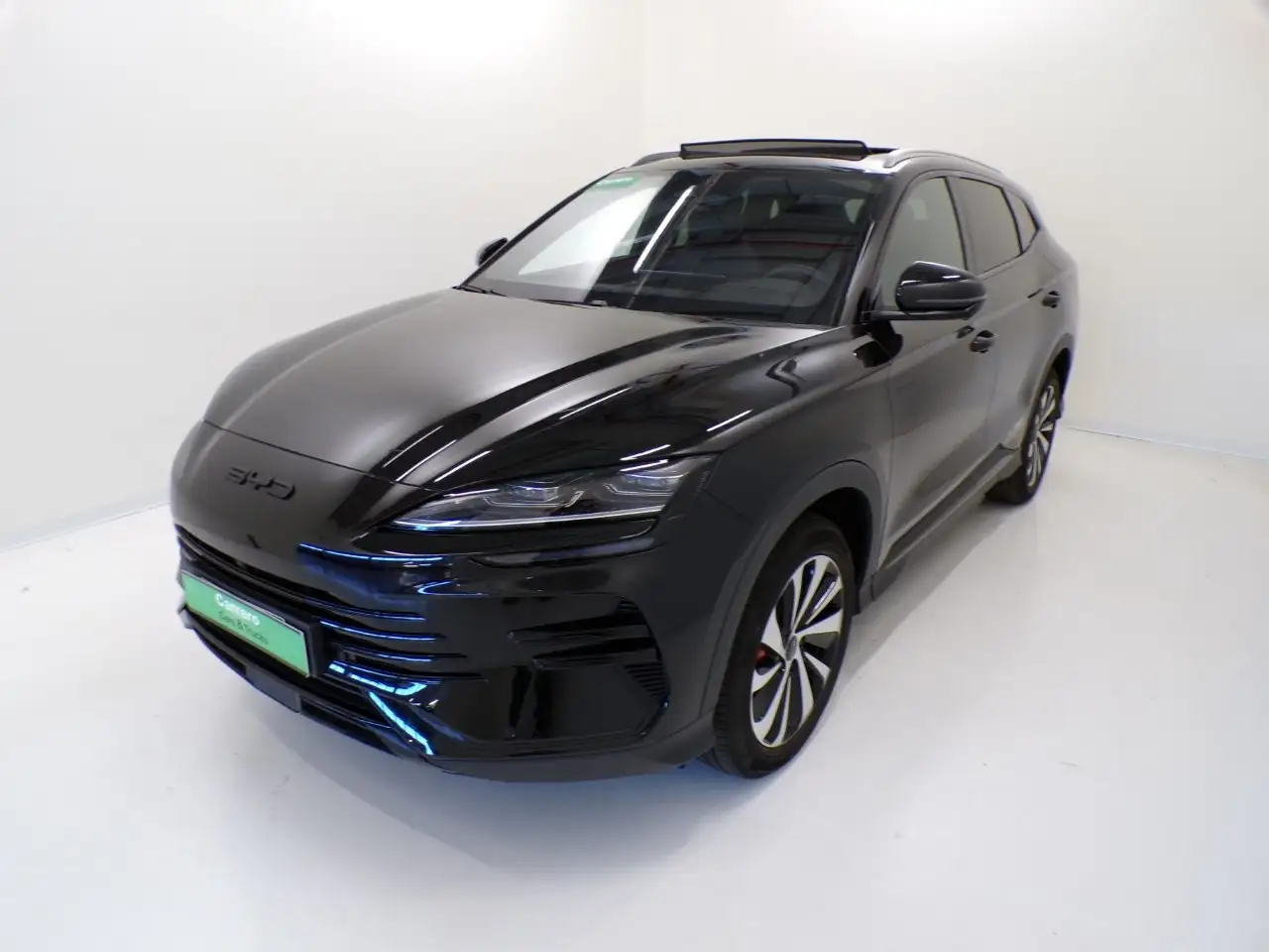 BYD Seal U DM-i - Seal U DM-i 1.5 phev Design awd — photo 1 of 20