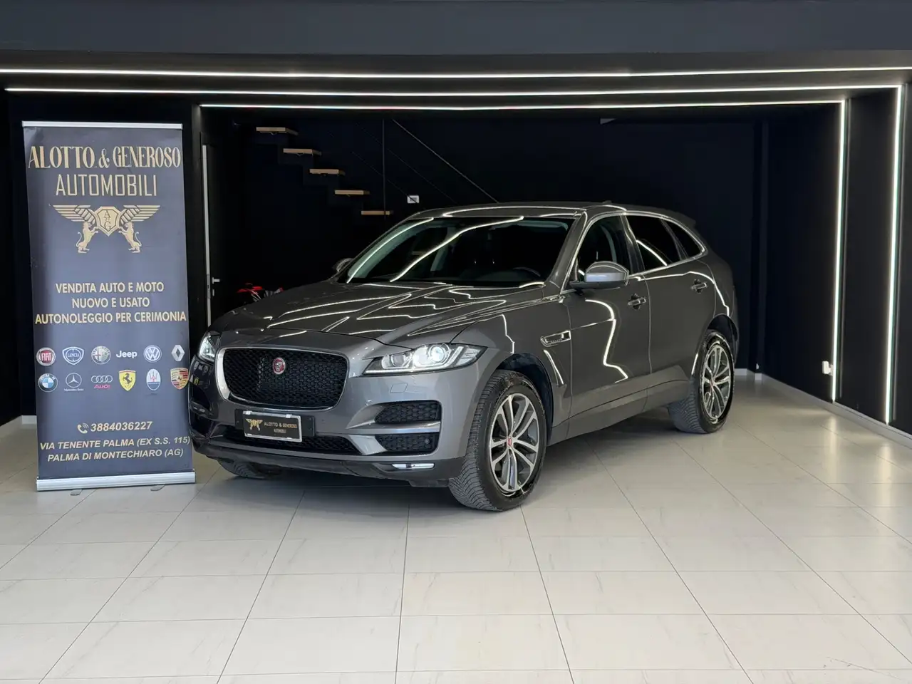 Jaguar F-Pace F-Pace 2.0 D 180 CV AWD Prestige — photo 1 of 15