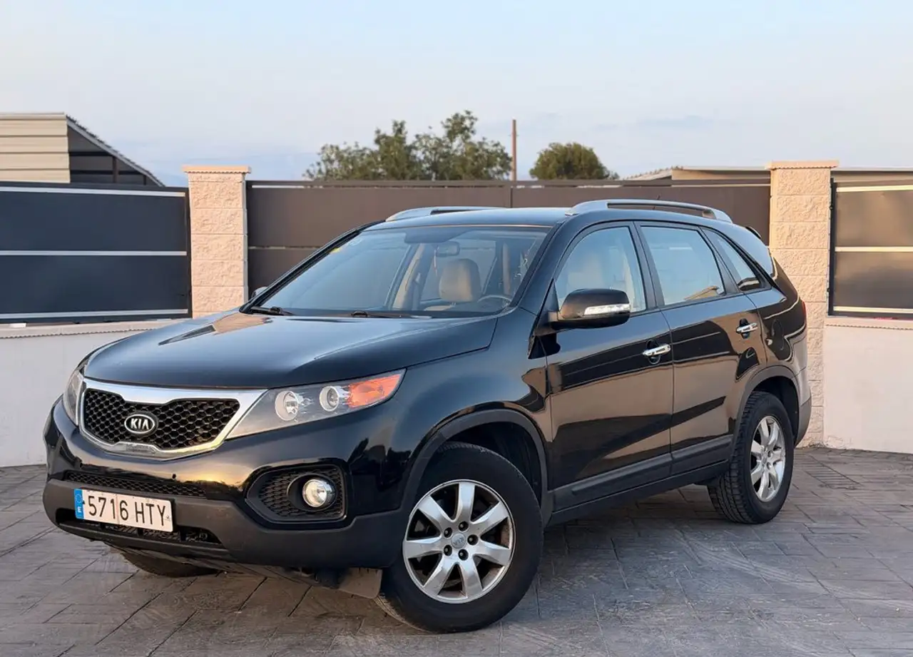 Kia Sorento 2.0 CRDi Drive 4x2 — photo 1 of 8