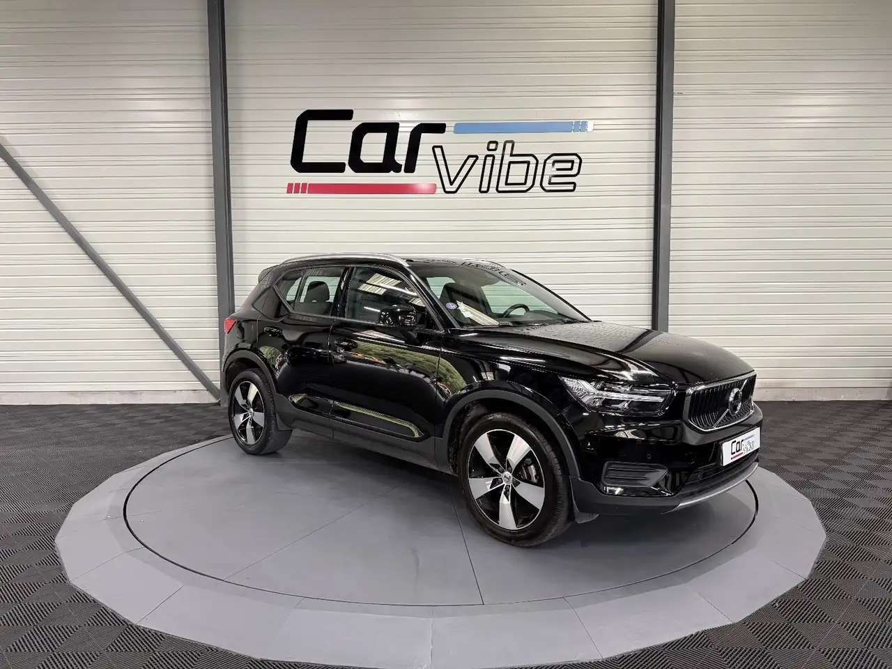 Volvo XC40 BUSINESS 129 ch Momentum Business - SIEGES/VOLANT CHAUFFANTS - CAM DE RECUL - GARANTIE 12 MOIS — photo 1 of 22