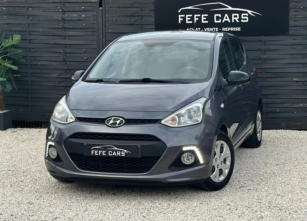 Hyundai i10 1er Propriétaire / Carnet complet — photo 1 of 15