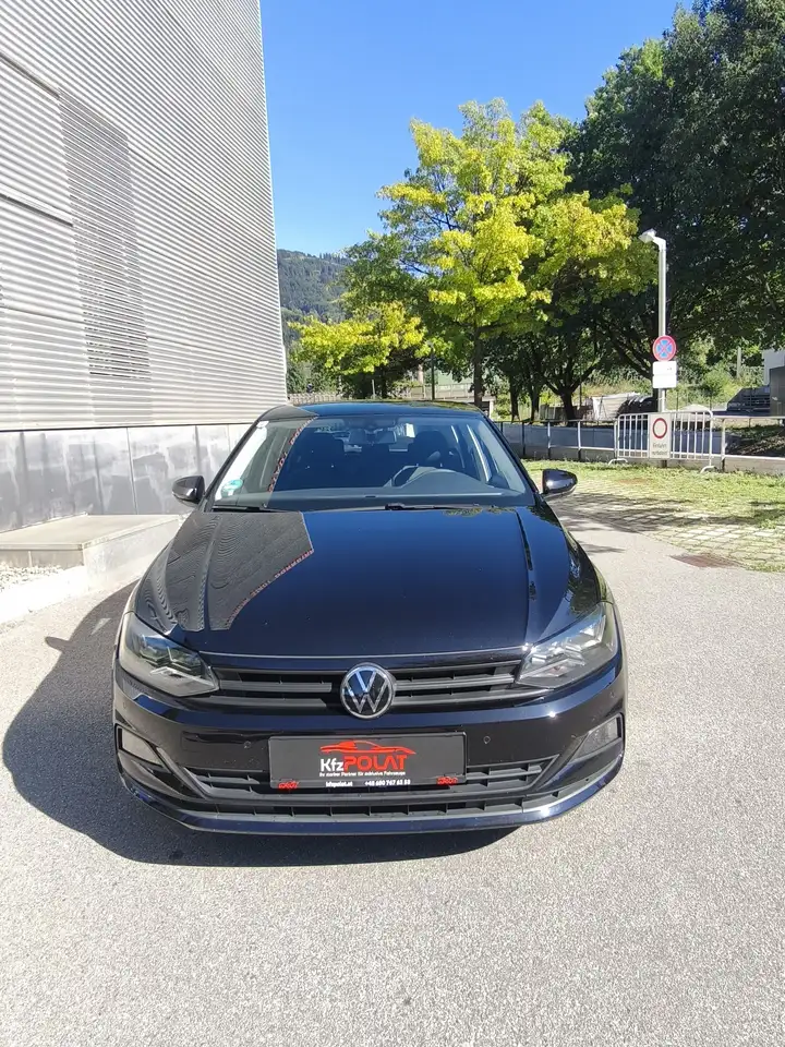 Volkswagen Polo Trendline — photo 1 of 16