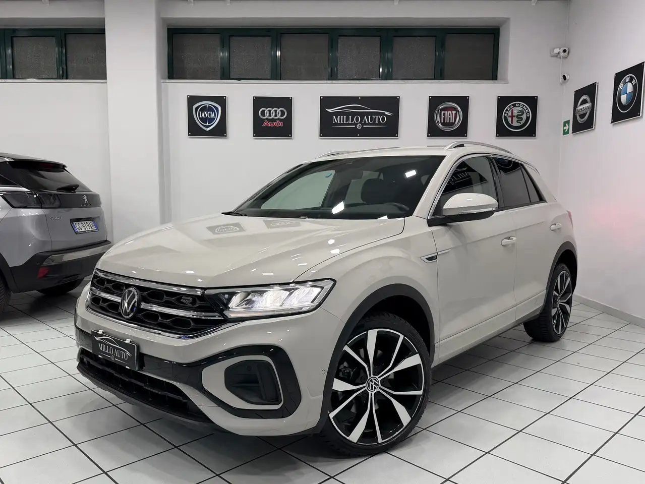 Volkswagen T-Roc 1.5 tsi R-Line dsg — photo 1 of 15