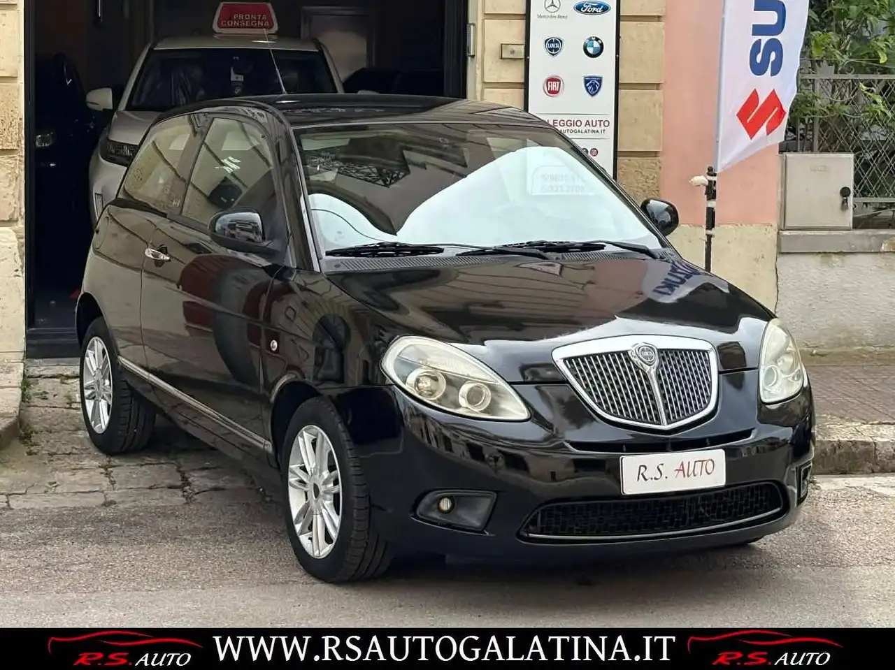 Lancia Ypsilon Ypsilon 1.3 mjt 16v Unyca — photo 1 of 10