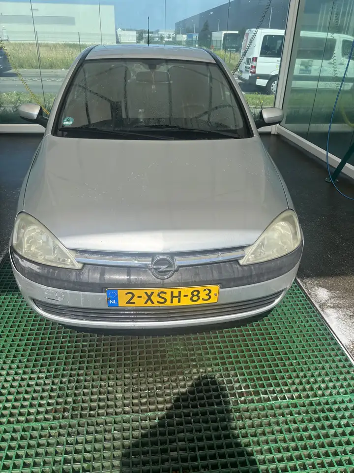 Opel Corsa 1.2-16V Elegance — photo 1 of 11