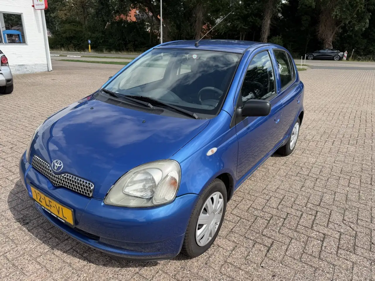 Toyota Yaris 1.3-16V VVT-i Sol — photo 1 of 9