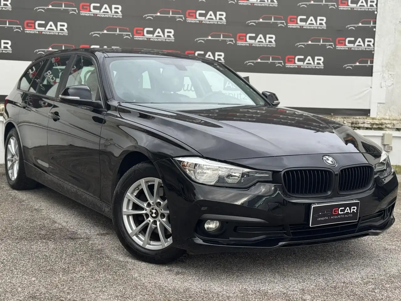 BMW 316 316d Touring Luxury — photo 1 of 22