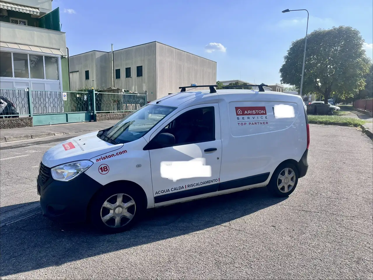 Dacia Dokker 1.6 Ambiance c/esp Gpl 85cv — photo 1 of 7