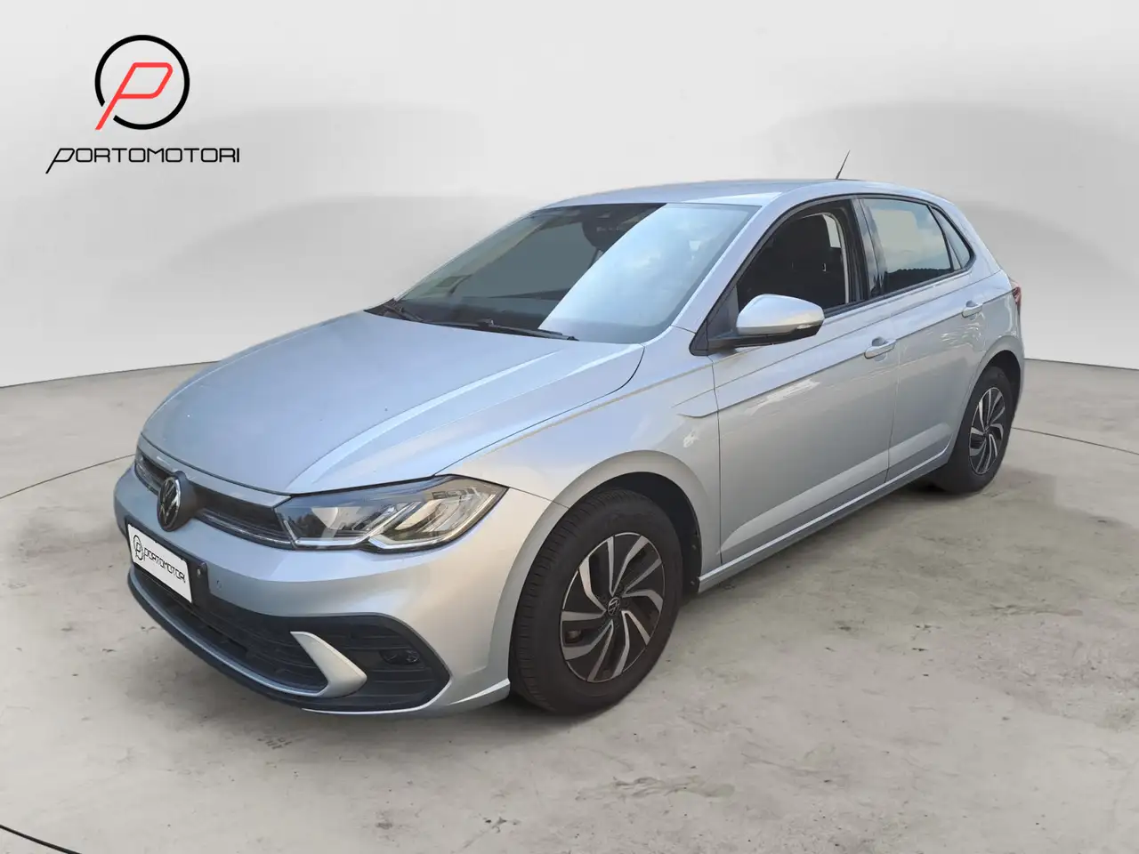 Volkswagen Polo 1.0 TSI Life — photo 1 of 18