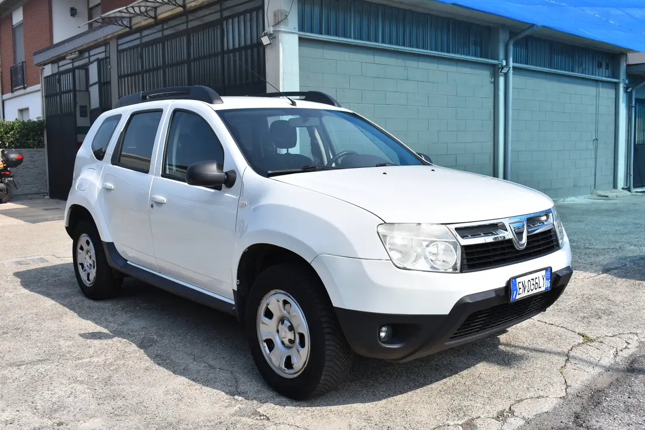 Dacia Duster 1.6 Benz 4x2 110cv — photo 1 of 15